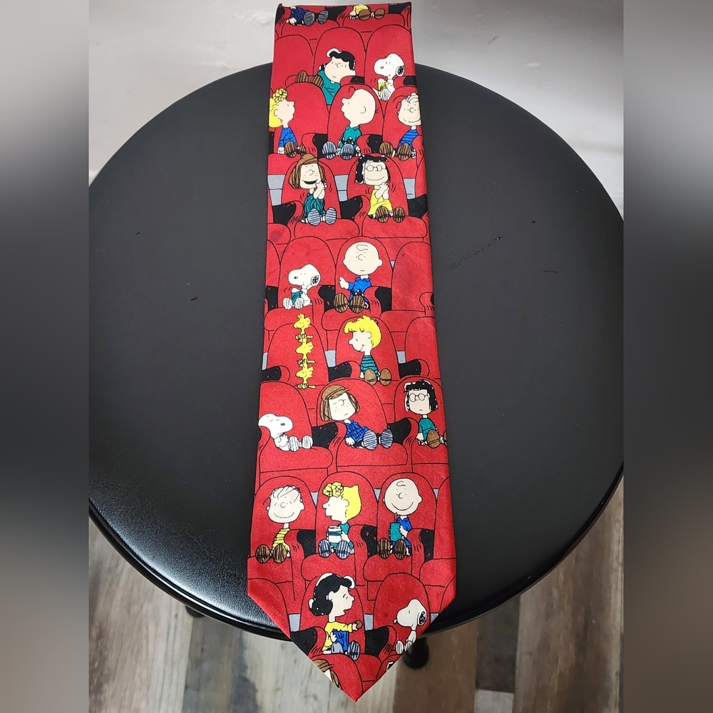 Peanuts | Men's 100% Silk Tie "Happiness is a Double Feature"